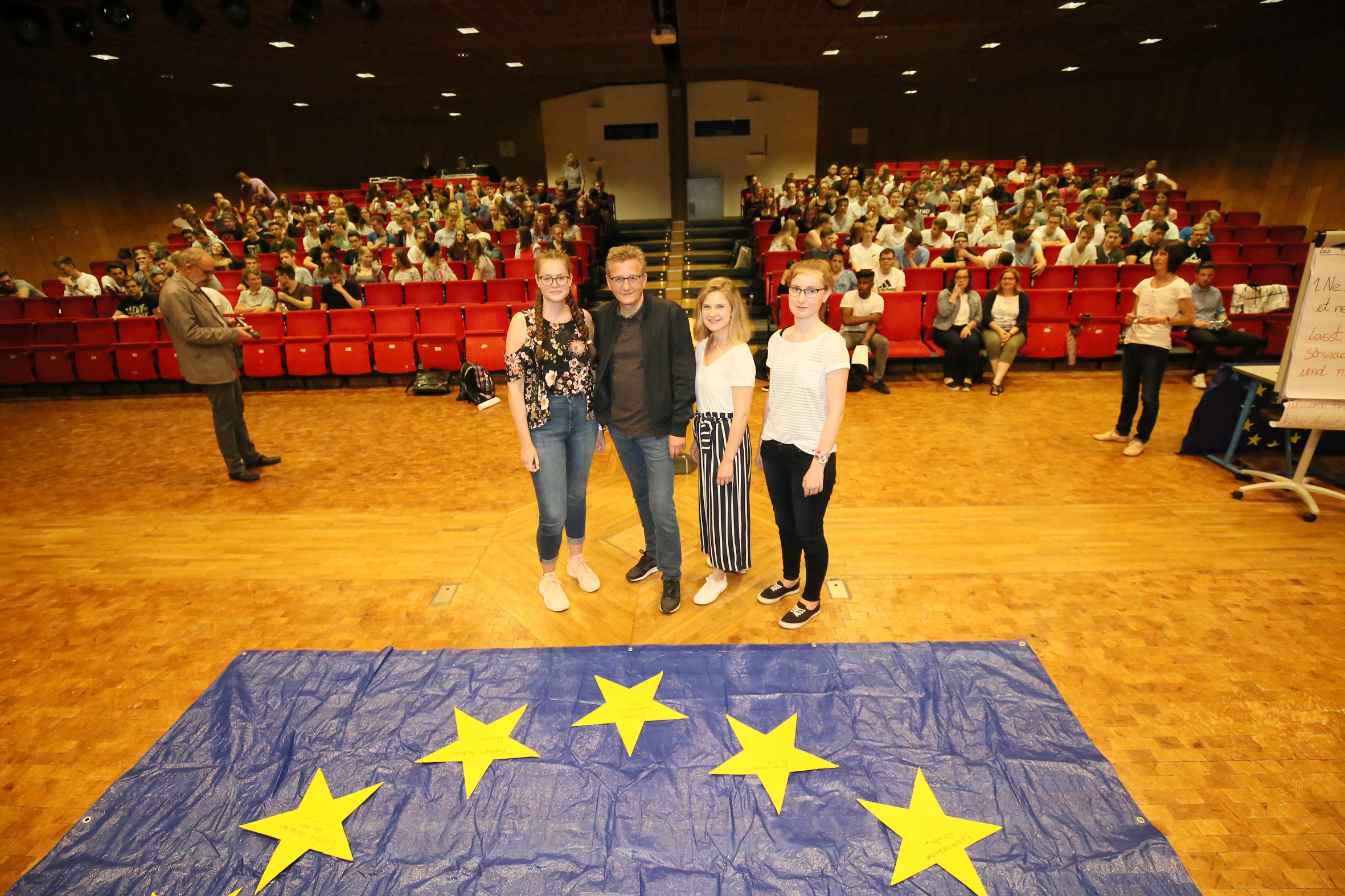Europaabgeordneter Prof. Dr. Dietmar Köster zu Gast in der Gesamtschule Fröndenberg