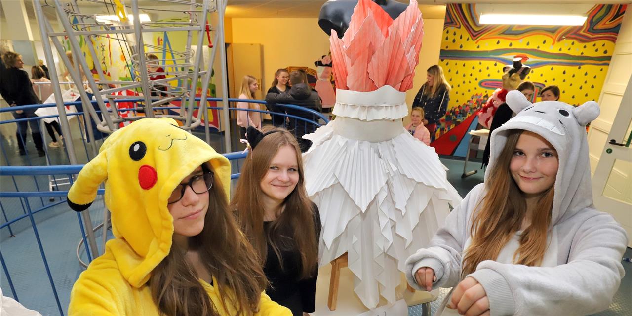 Vom Papierkleid bis zur Vogelspinne: Schüler präsentieren Ergebnisse der Projektwoche